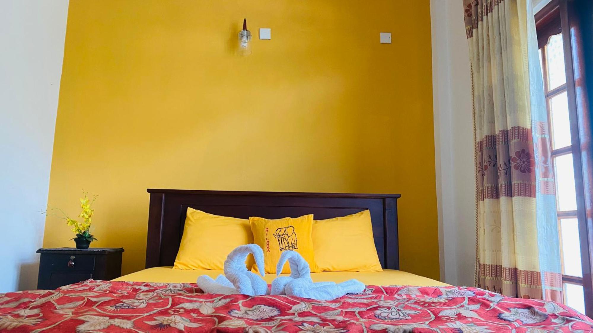 New Nethmi Villa Канді Екстер'єр фото